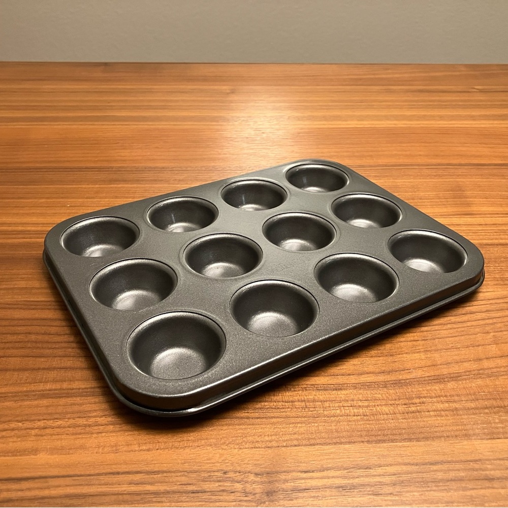 Winco 12 Compartment Mini Muffin Cupcake Pan w/ Non-Stick Coating, Dessert Mold